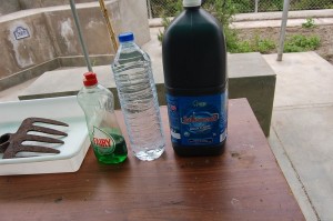 Necesitamos Salfumant, agua y Fairy